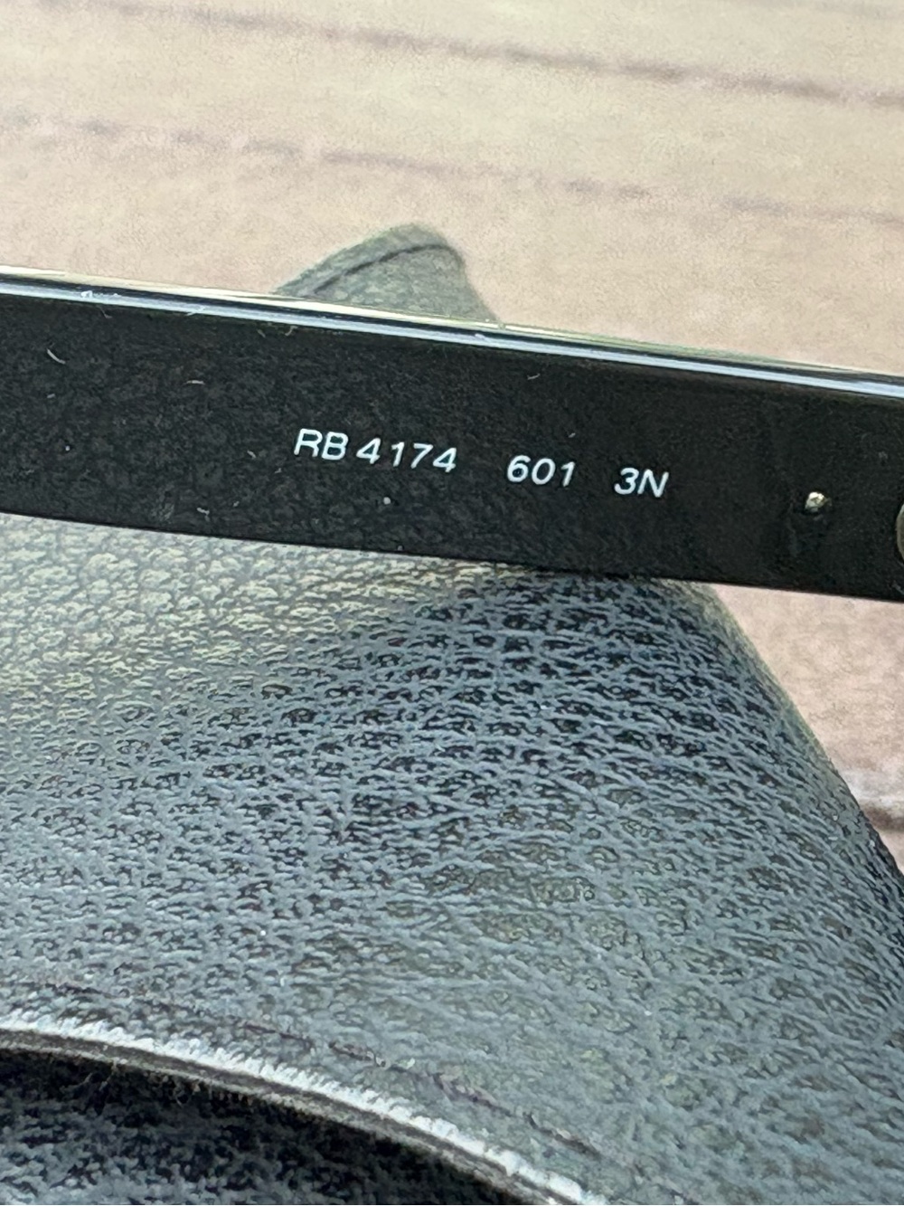 Ray-Ban Black Frame Sunglasses with Black Case / the Jackie Ohh - Picture 4 of 12